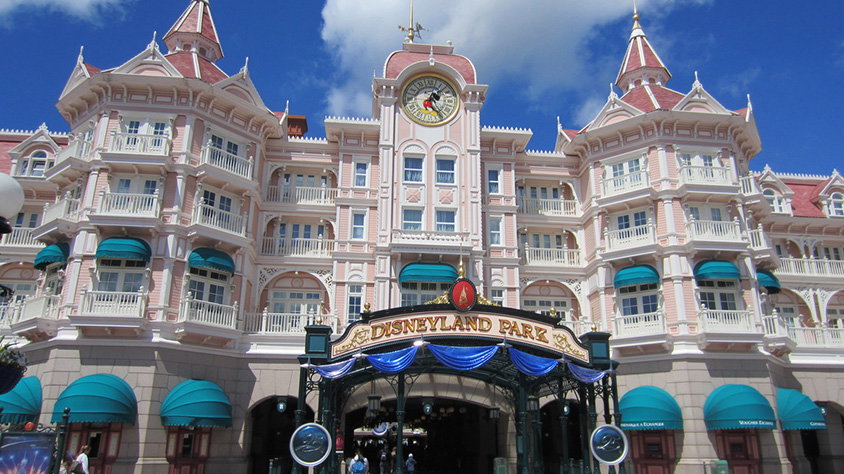 Mega Europa Iniciando en Barcelona con Disneyland